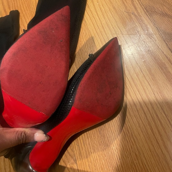 black Christian louboutin  red bottom heels. Size 40, come with box and dust bag - Picture 4 of 5